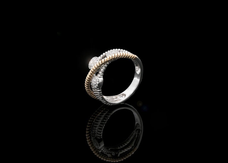 4.8 grams 14 carat Yellow and White Gold (Two Tone) Diamond Ring
