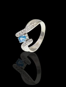 4.5 grams 9 carat White Gold Topaz and Diamond Cocktail Ring