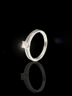 3.3 grams 18 carat White Gold Diamond Engagement Ring