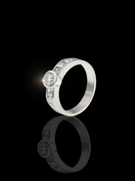 5.3 grams 18 carat White Gold Diamond Engagement Ring