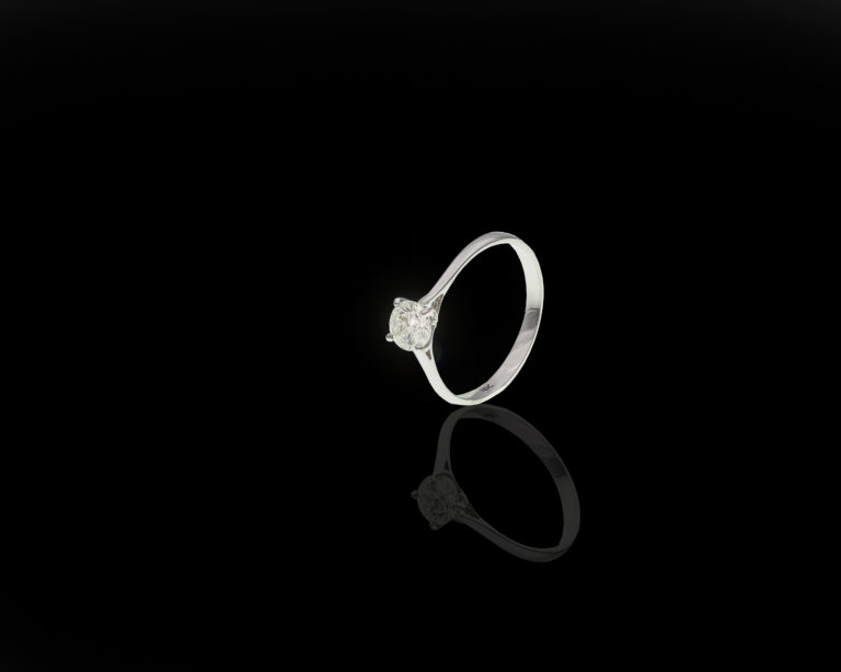 1.4 grams 18 carat White Gold Diamond Solitaire Ring