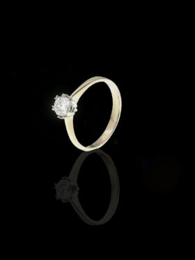 1.8 grams 18 carat White Gold Diamond Solitaire Ring