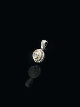 1.6 grams 9 carat Two Tone (Yellow and White Gold) Pendant