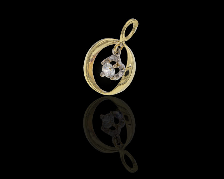 1.4 grams 9 carat Yellow Gold Cubic Zirconia Pendant