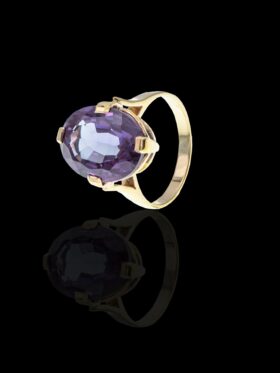 5.6 grams 9 carat Yellow Gold Topaz Cocktail Ring