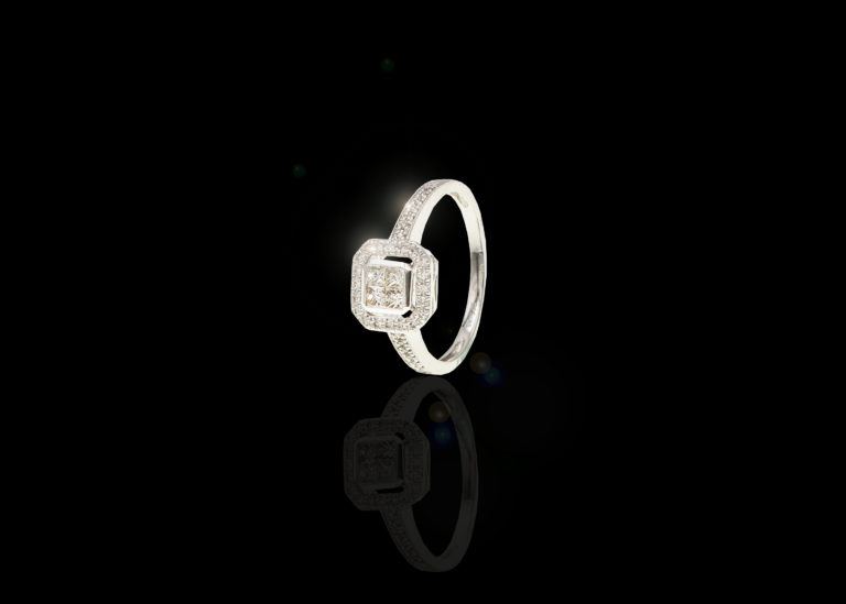 2.2 grams 9 carat White Gold Diamond Illusion Set Ring