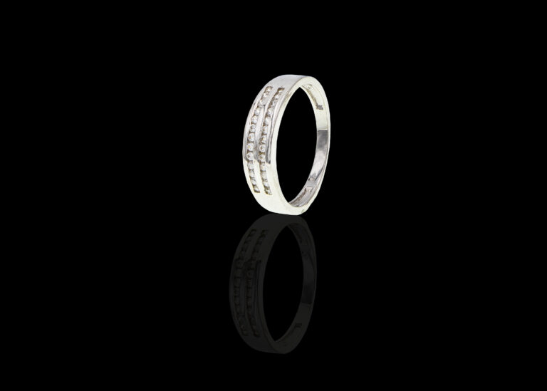 2.9 grams 9 carat White Gold Cubic Zirconia Eternity Ring