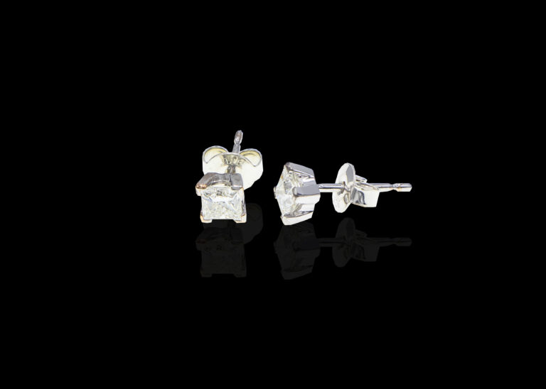 1 gram 9 carat White Gold Diamond Stud Earrings