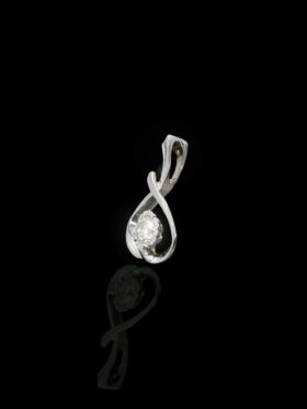 1.6 grams 18 carat White Gold Diamond Pendant
