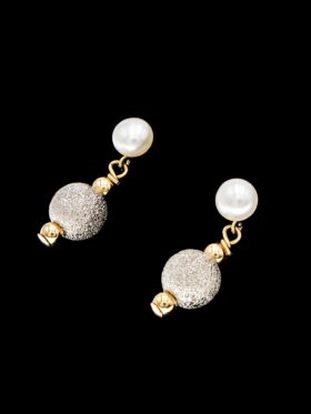 1.1 grams 14 carat Two Tone (White & Yellow Gold) Fresh Water Pearl Stud Earrings