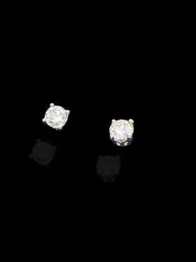 1.1 grams 9 carat White Gold Diamond Stud Earrings