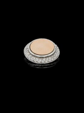 4.6 grams Platinum and 9 carat White Gold center disc Diamond Pendant