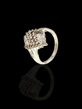 4.8 grams 18 carat White Gold Diamond Cocktail Ring