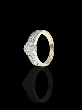 5.1 grams 18 carat White Gold Diamond Engagement Ring