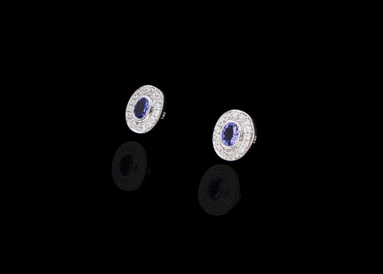 3.4 grams 18 carat White Gold Tanzanite and Diamond Stud Earrings