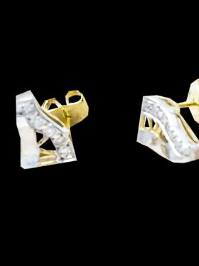 9.1 grams 14 carat & 18 carat Two Tone DiamondStud Earrings
