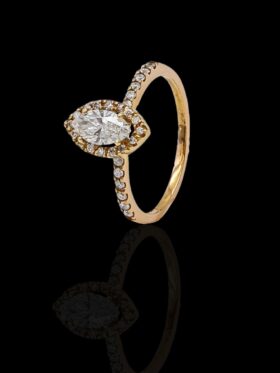 2.5 grams 18 carat Yellow Gold Diamond Engagement Ring