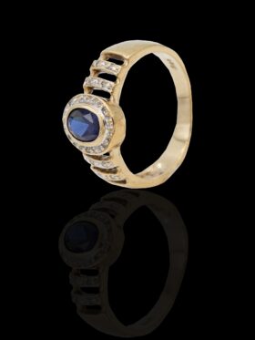 4 grams 9 carat Yellow Gold Synthetic Sapphire & Diamond Cocktail Ring