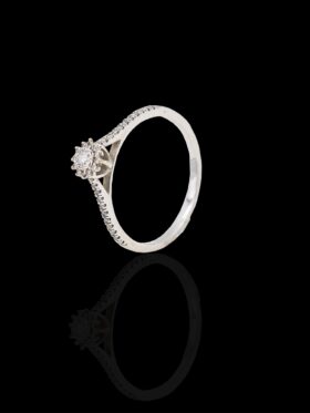 1.9 grams 10 carat White Gold Diamond Halo Engagement Ring