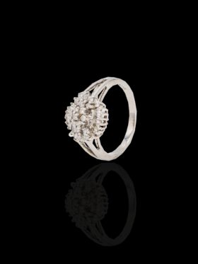 4.9 grams 18 carat White Gold Diamond Cocktail Ring