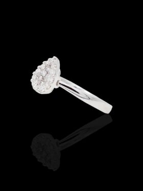 3.2 grams 18 carat White Gold Diamond Illusion Set Ring
