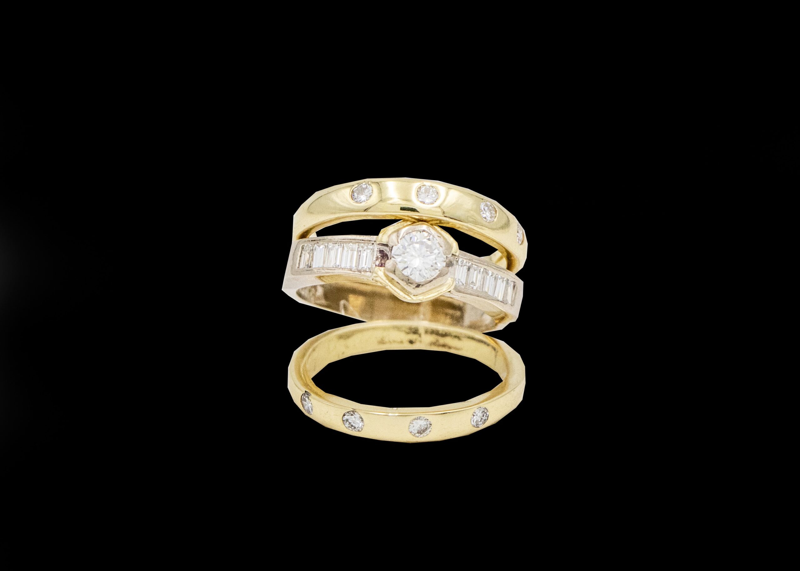 12.3 grams 18 carat Two Tone Diamond Ring set