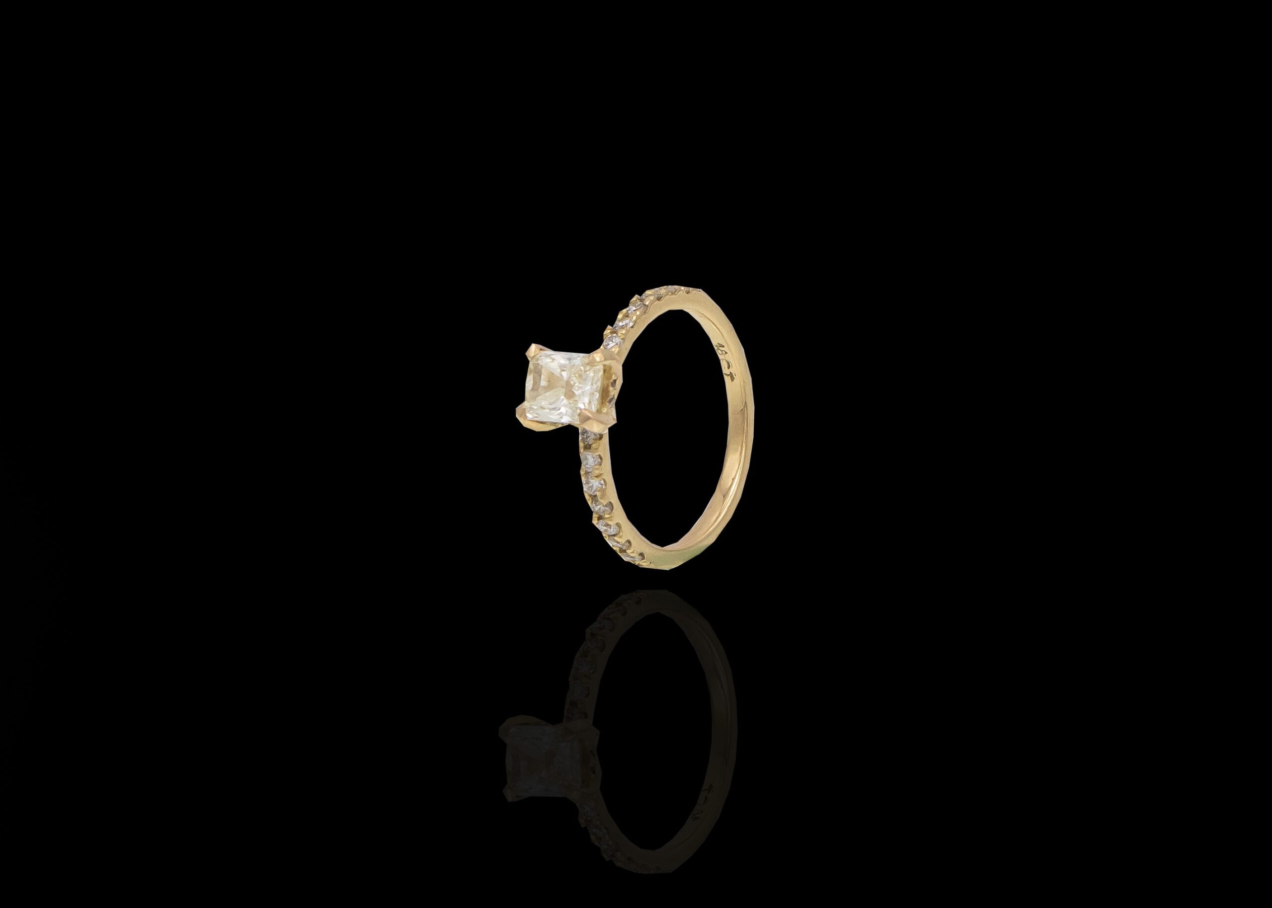 3 grams 18 carat Yellow Gold Diamond Engagement Ring
