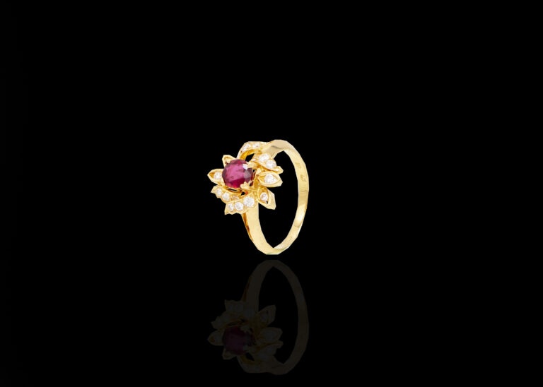 3.5 grams 18 carat Yellow Gold Gemstone & Diamond Cocktail Ring