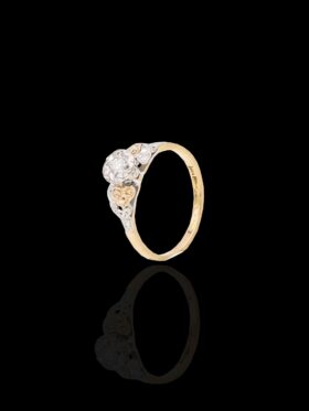 2.5 grams 18 carat Two Tone (White & Yellow Gold) Diamond Illusion Set Ring