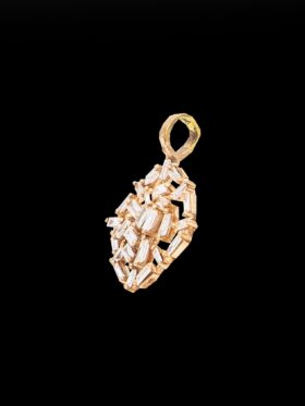 2.3 grams 18 carat Yellow Gold Diamond Pendant