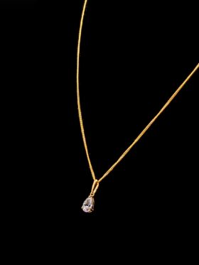 1.6 grams 9 carat Yellow Gold Chain & Cubic Zirconia Pendant