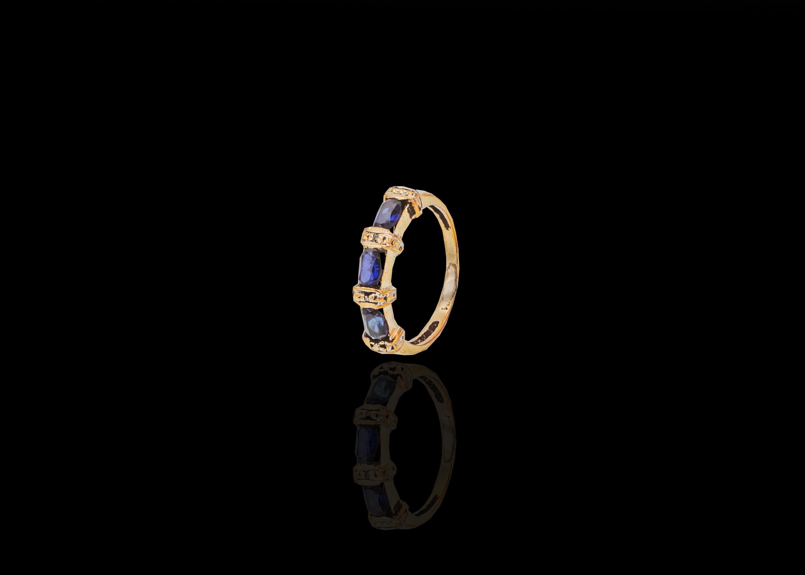 2.6 grams 9 carat Yellow Gold Gemstone & Diamond Cocktail Ring
