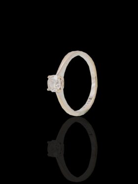 2.4 grams 18 carat White Gold Diamond Solitaire Ring