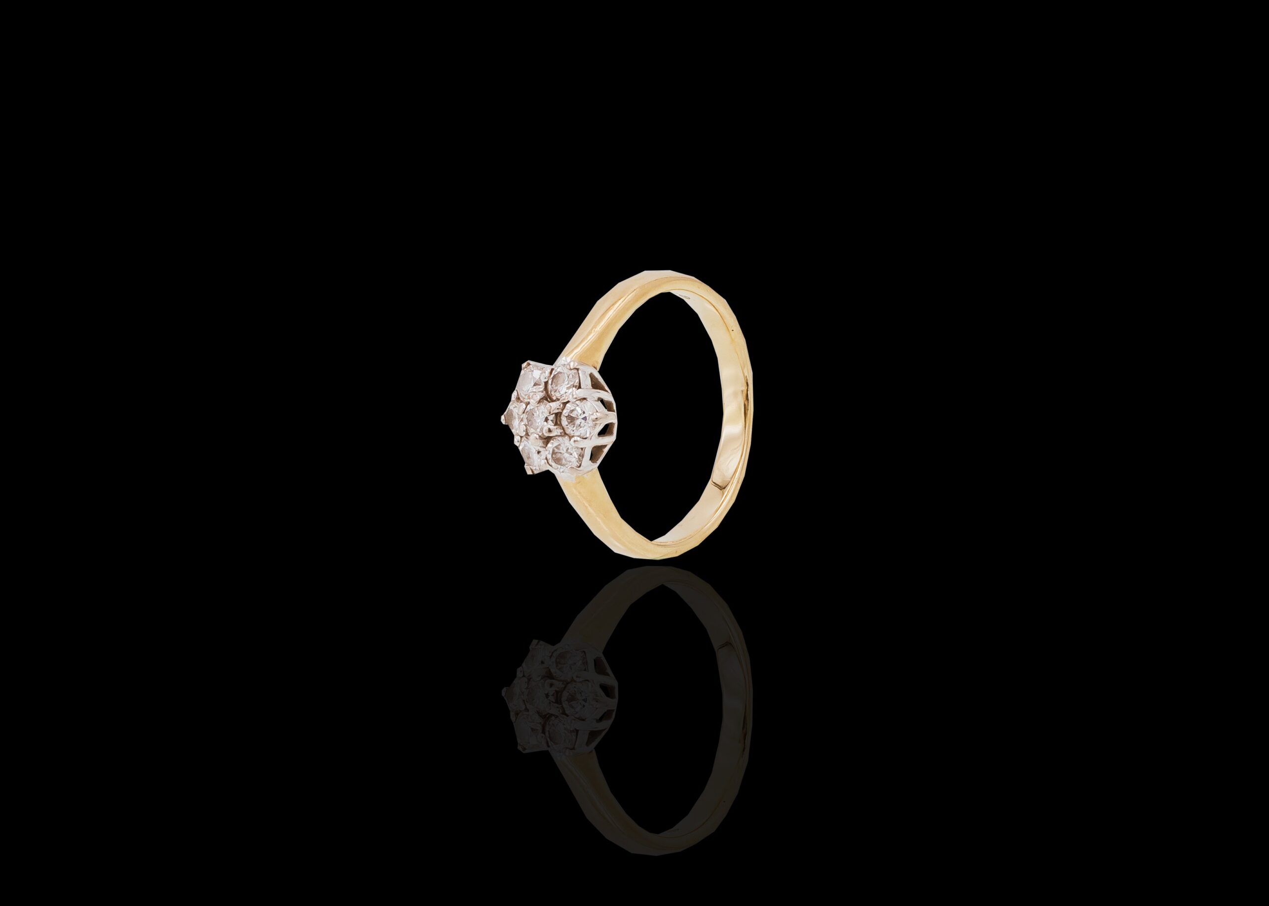 4.2 grams 18 carat Yellow Gold Diamond Engagement Ring