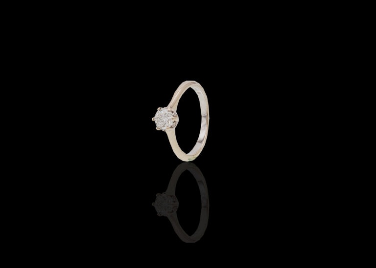 CI0002073 - 2.5 grams 14 carat White Gold Diamond Solitaire Ring