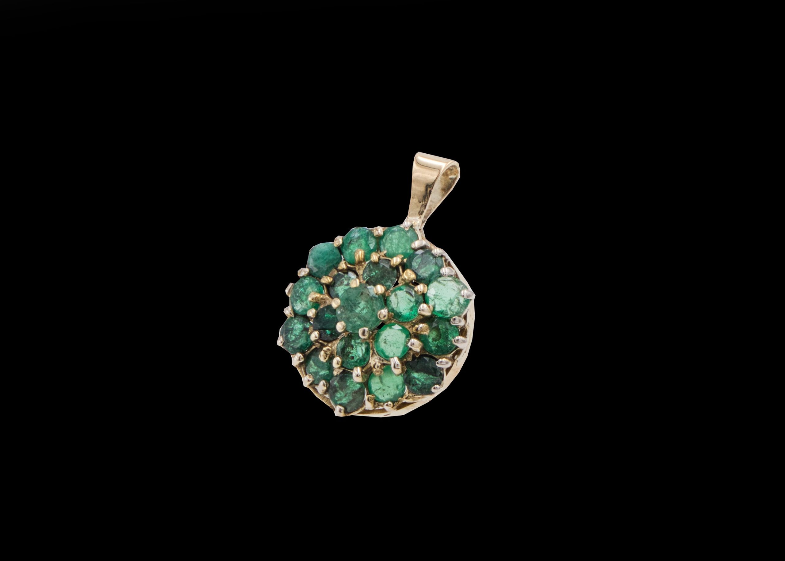 CI0002089 - 4 grams 18 carat Yellow Gold Vintage Look Emerald Pendant