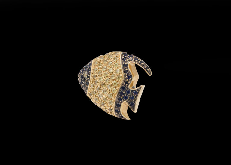 CI0002093 - 6.5 grams 18 carat Yellow Gold Blue & Yellow Sapphire Fish Pendant