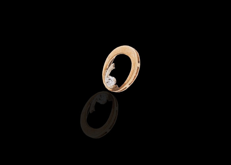 CI0002112 - 0.8 grams 9 carat Yellow Gold Diamond Pendant