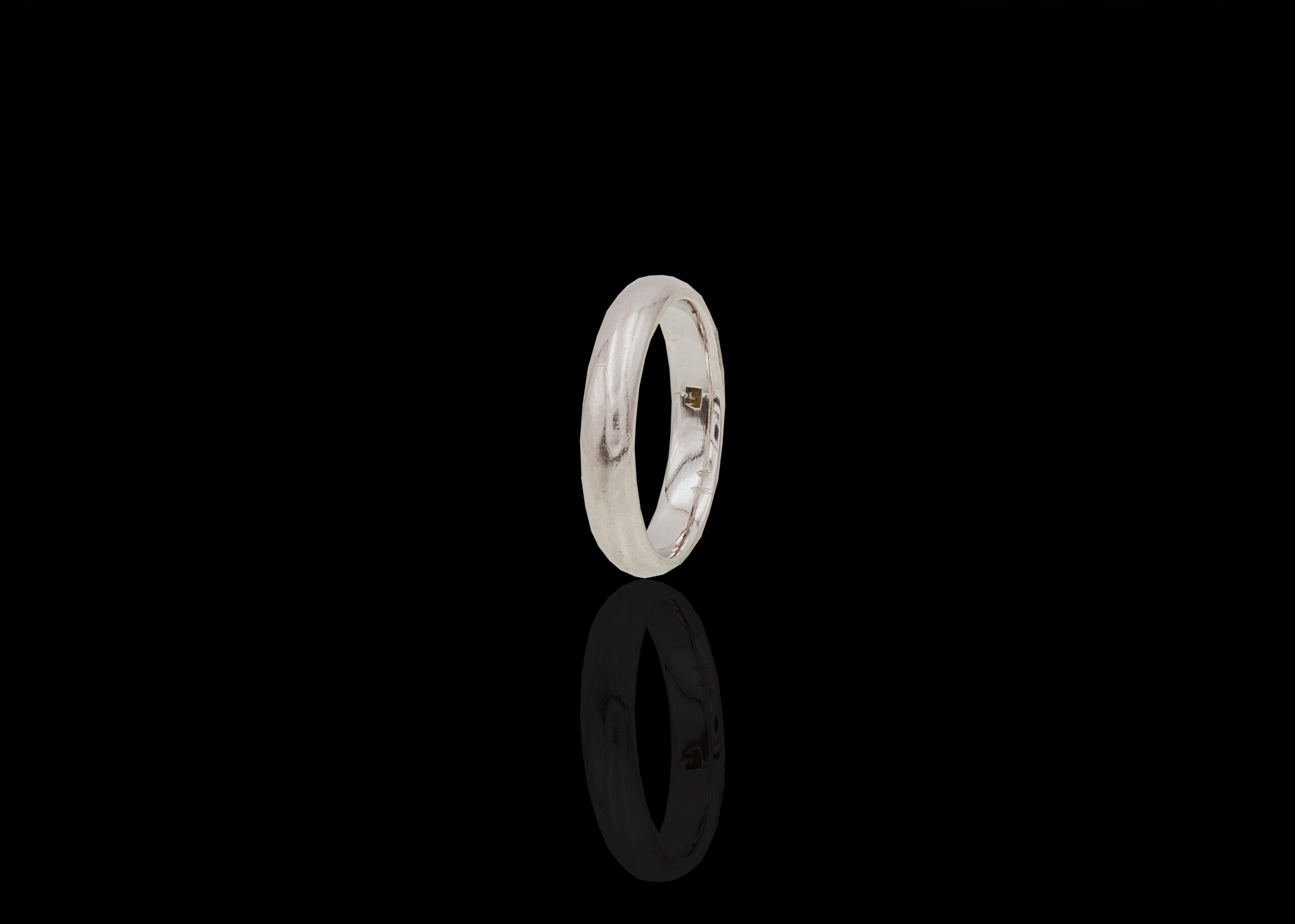 CI0002171 - 8 Grams Platinum Unisex Wedding Band