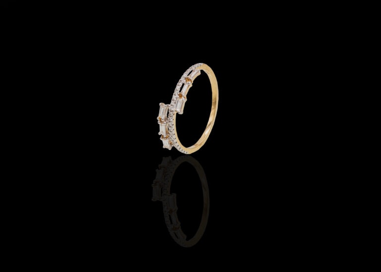 CI0002198 - 1.4 grams 18 carat Yellow Gold Diamond Half Eternity Ring