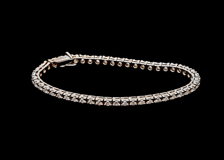 CI0002203 - 10.3 grams 18 carat White Gold Diamond Tennis bracelet
