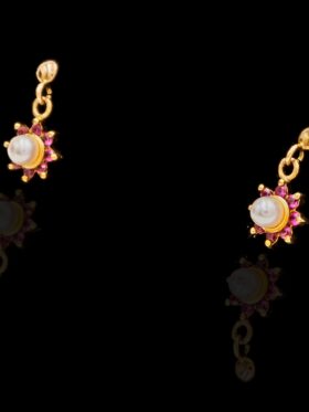 CI0002187 - 1.5 grams 9 carat Yellow Gold Gemstone and Pearl Stud Earrings