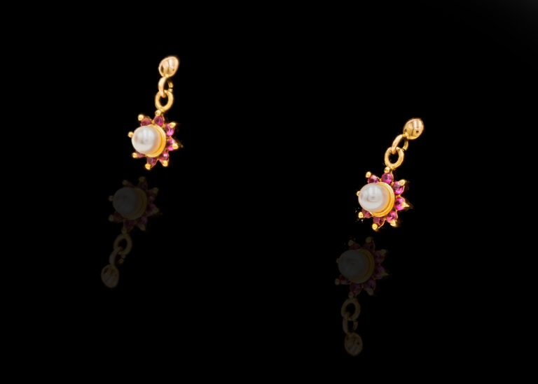 CI0002187 - 1.5 grams 9 carat Yellow Gold Gemstone and Pearl Stud Earrings