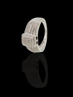 CI0002209 - 4.2 grams 9 carat White Gold Diamond Illusion Set Ring