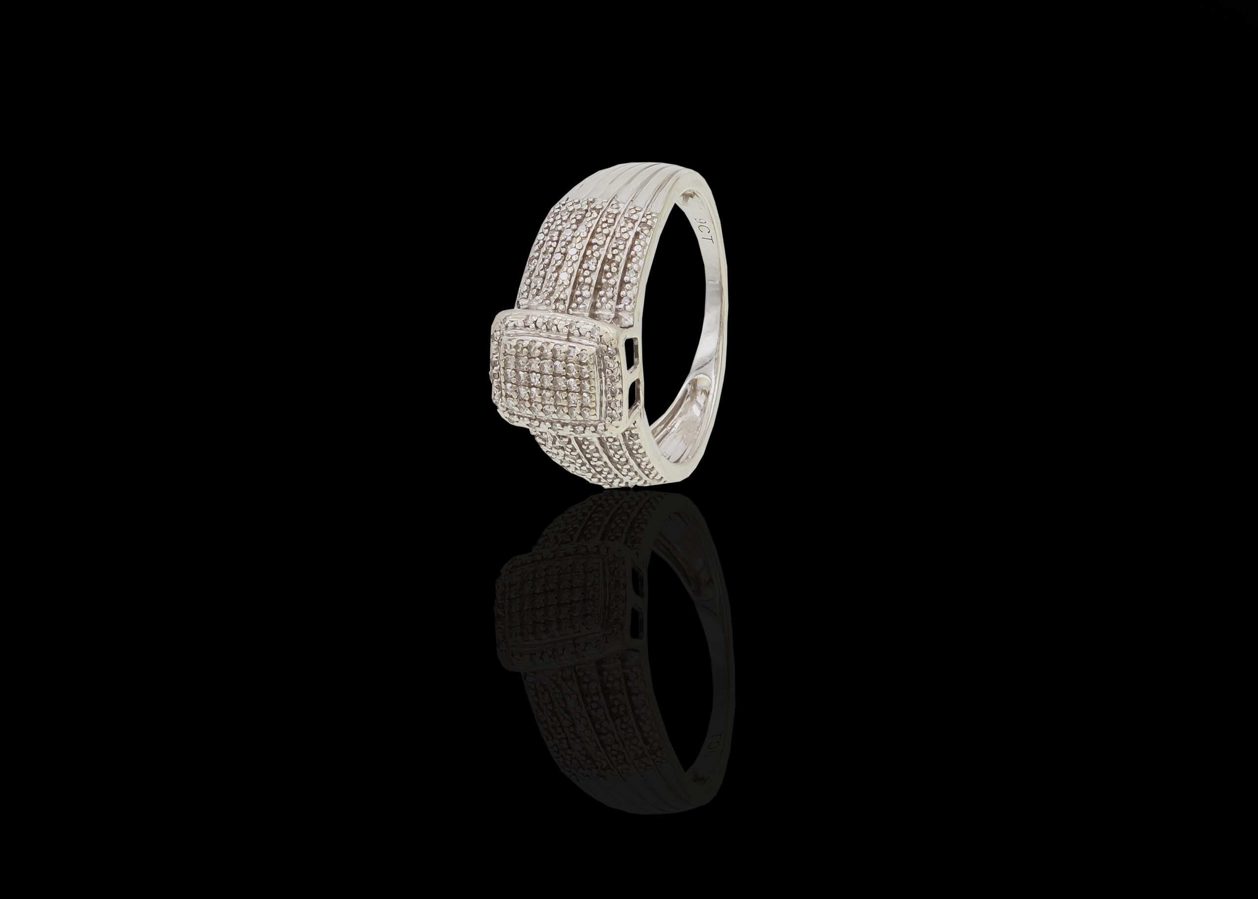 CI0002209 - 4.2 grams 9 carat White Gold Diamond Illusion Set Ring