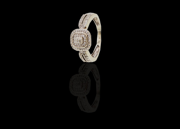 CI0002221 - 3 grams 9 carat White Gold Diamond Illusion Set Ring