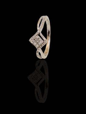 CI0002227 - 2.3 grams 9 carat White Gold Diamond Illusion Set ring