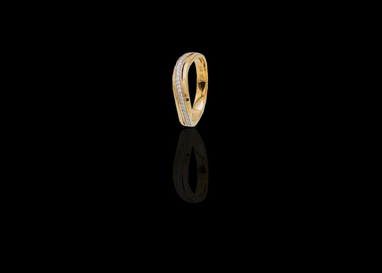 CI0002239 - 2.4 grams 18 carat Yellow Gold Diamond Half Eternity Ring
