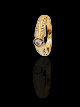 CI0002241 - 4.4 grams 18 carat Yellow Gold Diamond Engagement Ring