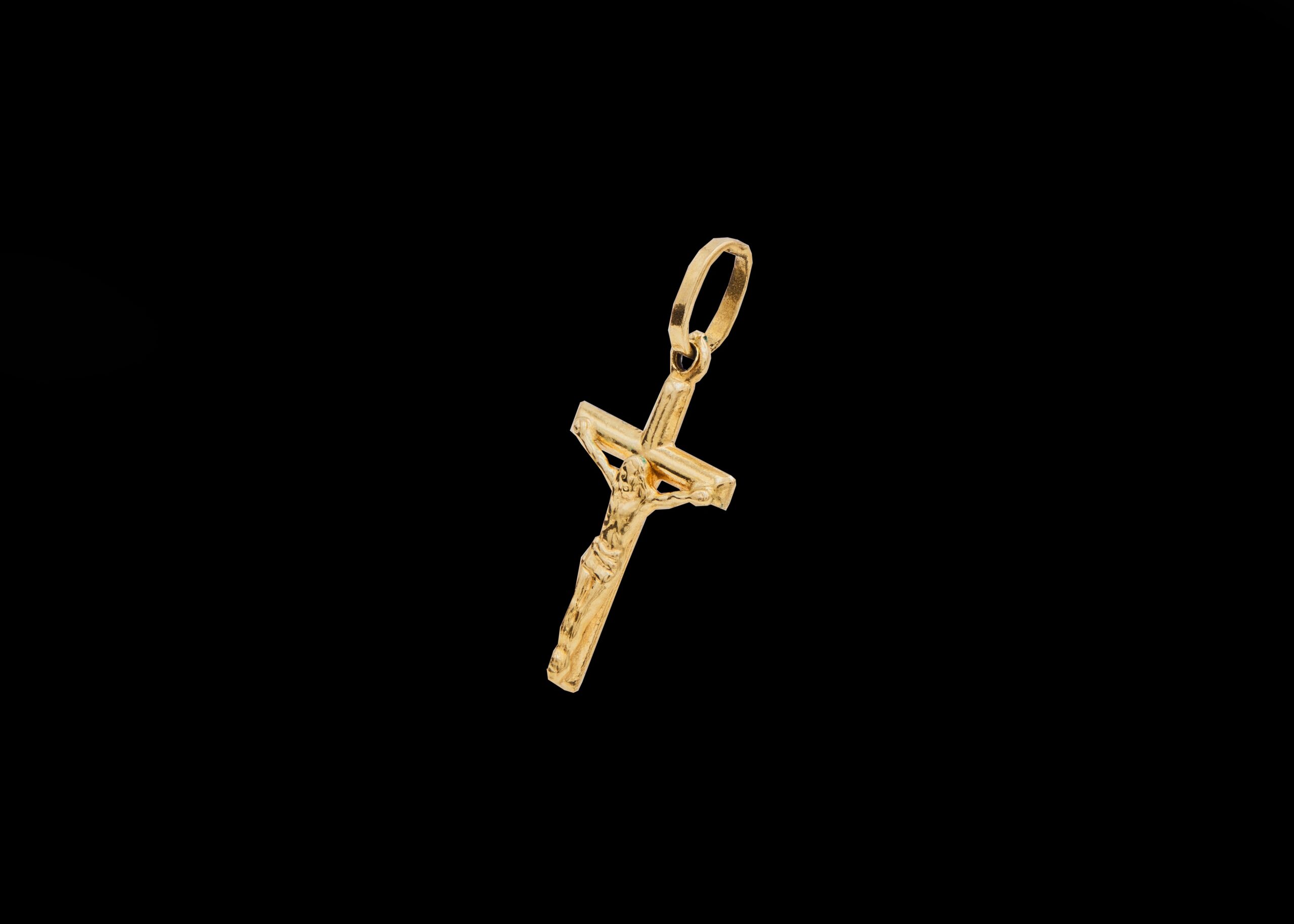 CI0002247 - 0.8 grams 9 carat Yellow Gold Cross Pendant